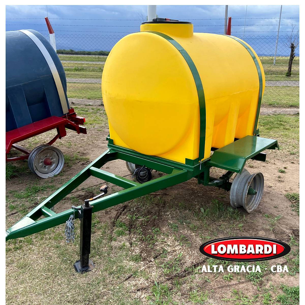 Acoplado Tanque Plástico 1500lts - de Arequito - Disponible