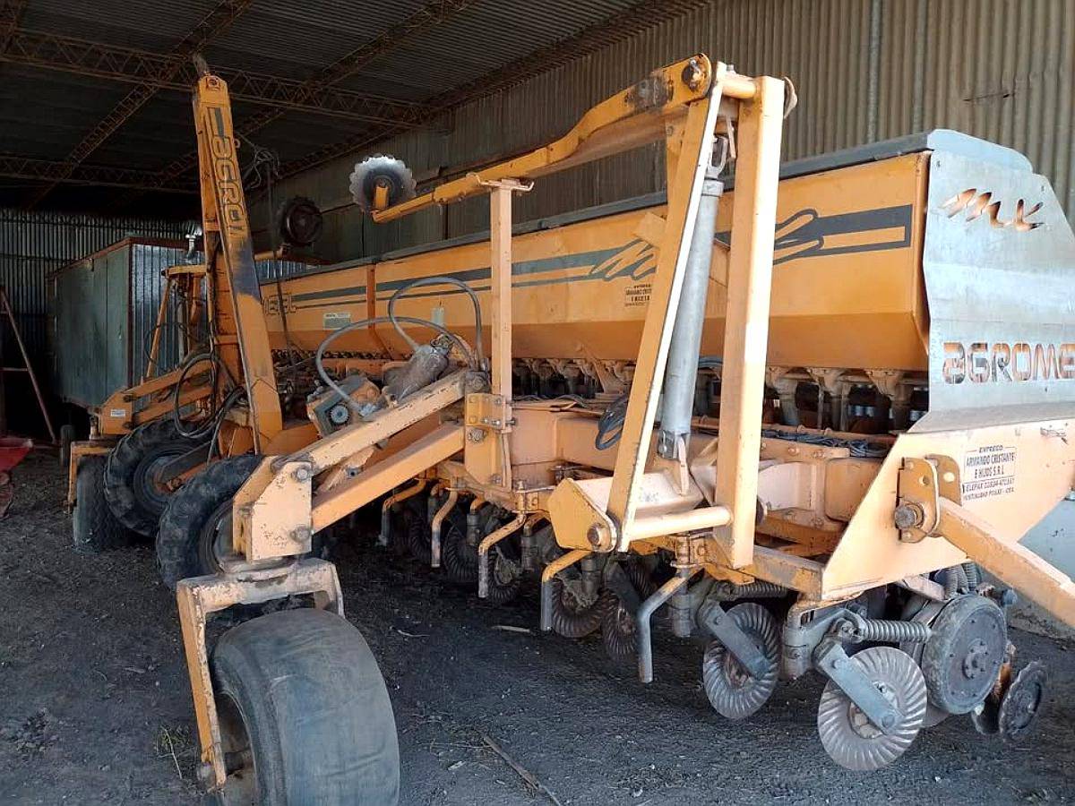 Sembradora Agrometal MX 33 Líneas a 21 cm