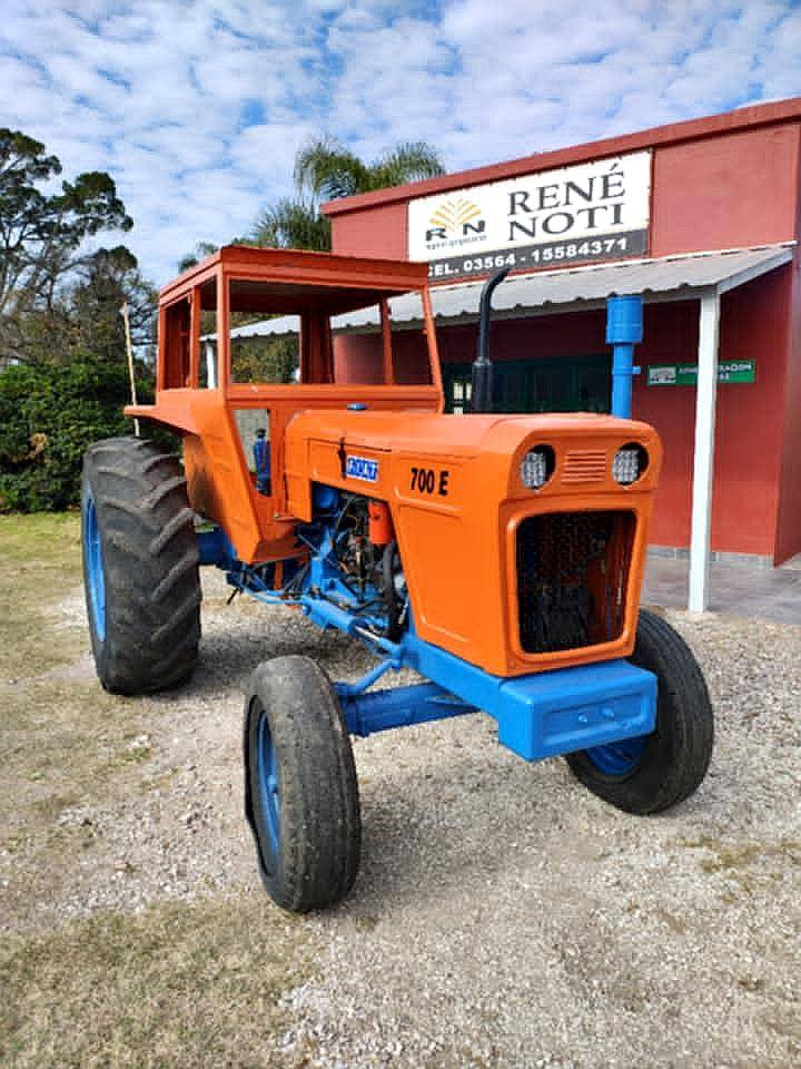Tractor Fiat 700 e con Direccion Hidraulica.
