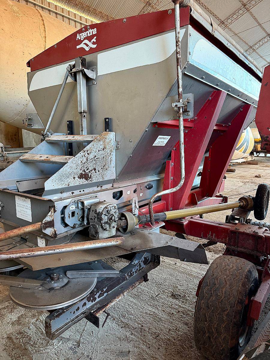 Fertilizadora Fertec - Fertil 3000