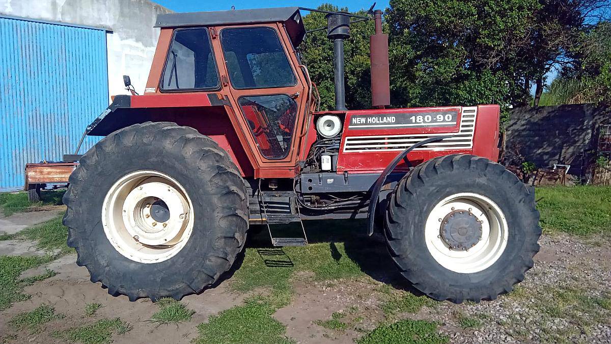 New Holland 180-90. Turbo. D.t. año 1999. 180 HP.