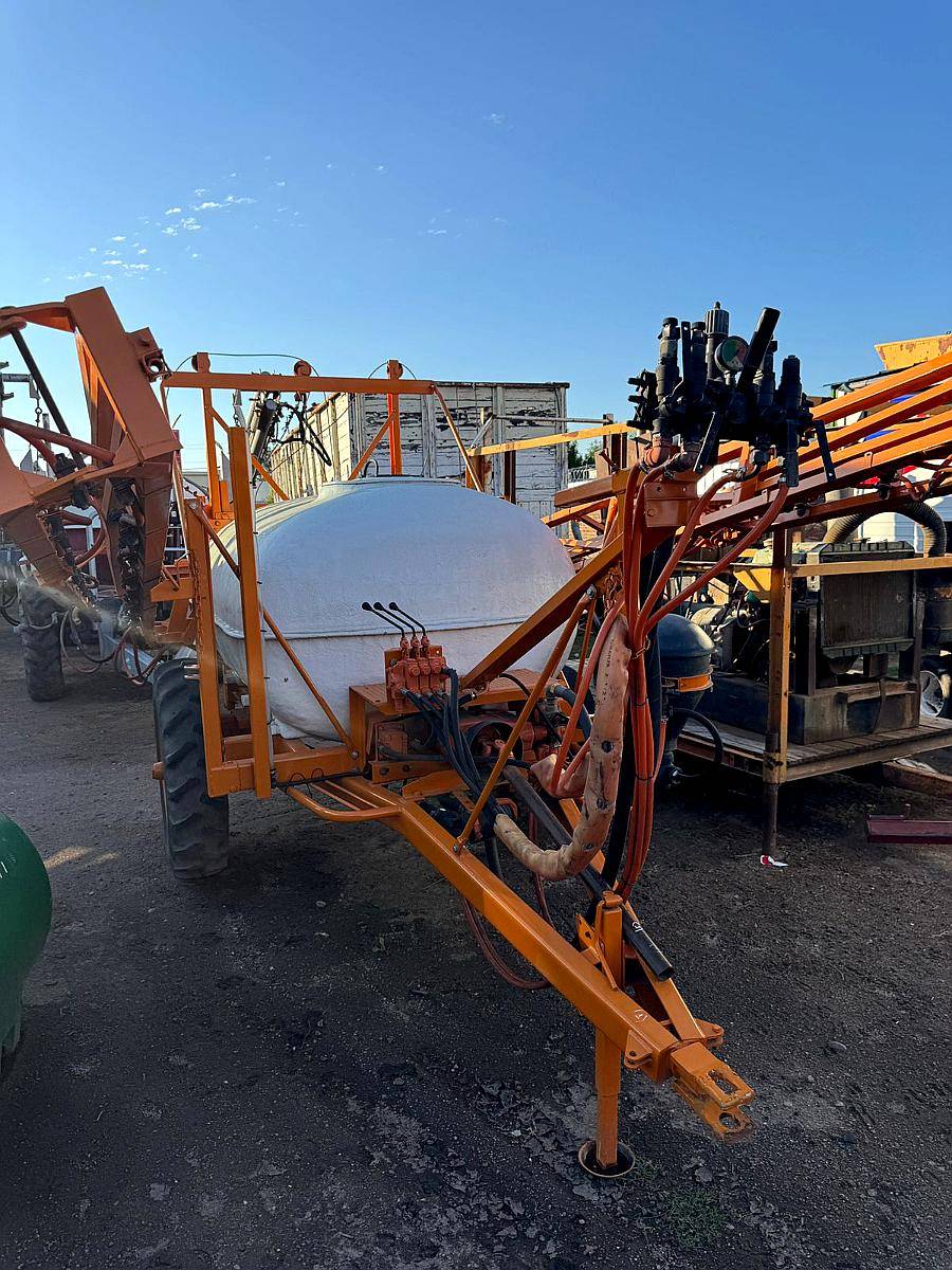 Pulverizadora de Arrastre Jacto 3000 Lts Reparada