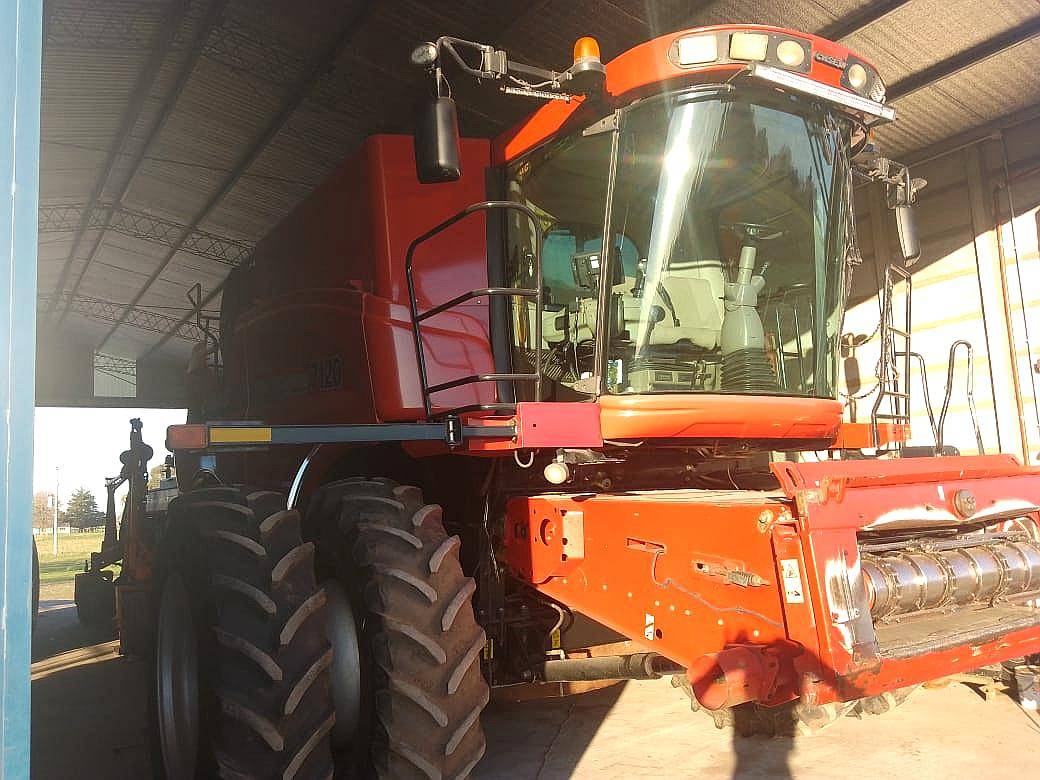 Case 7120, con Draper de 40