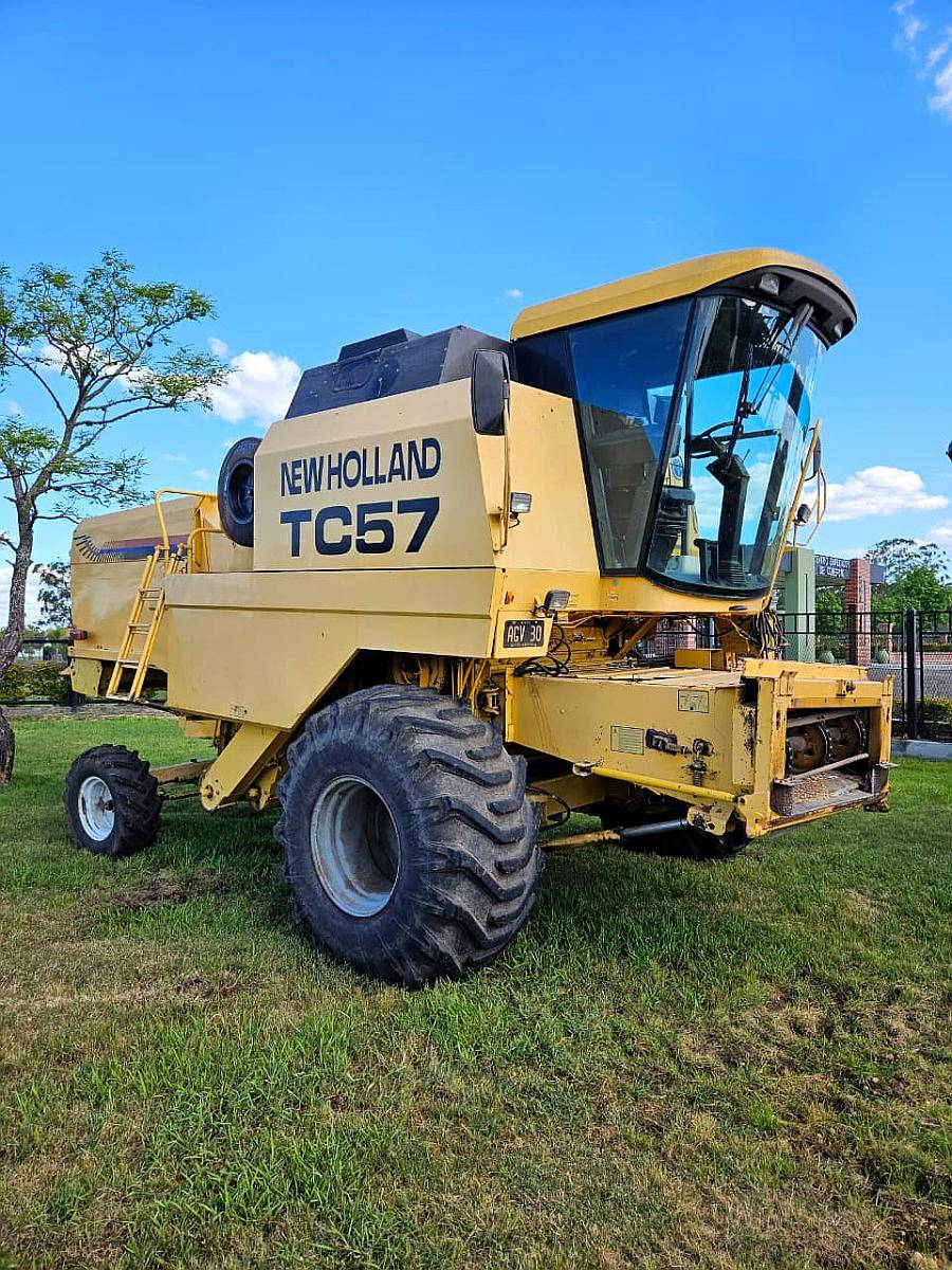 Cosechadora New Holland TC57