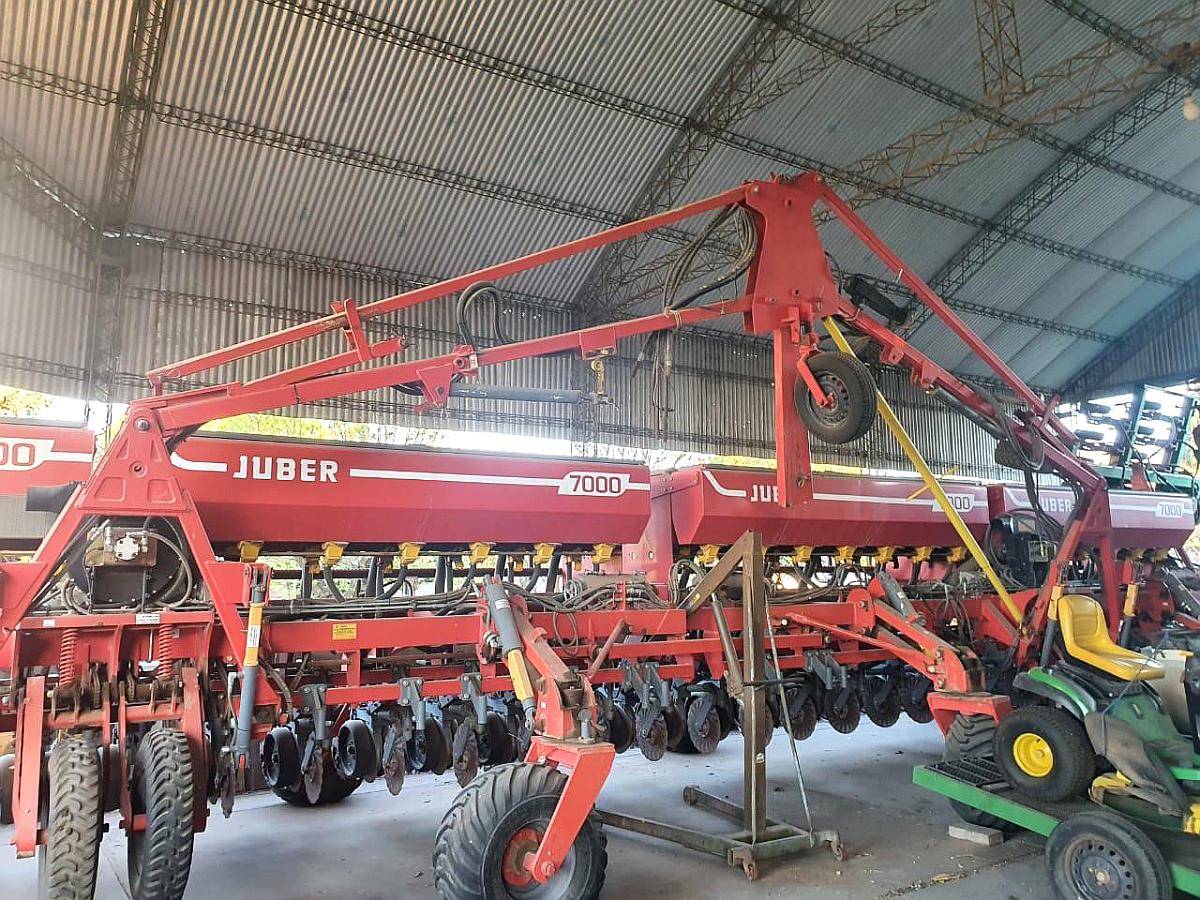Juber 7000, 28 Líneas a 52 CM. Neumática, Doble Fertilizacio