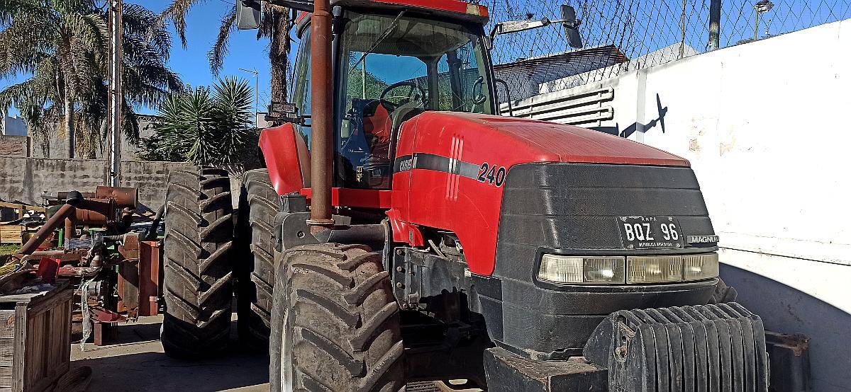 Tractor Case Magnum 240 DT