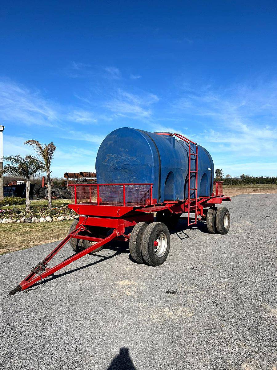 Acoplado Tanque Rotor de 6000 Lts de Capacidad - Agroads