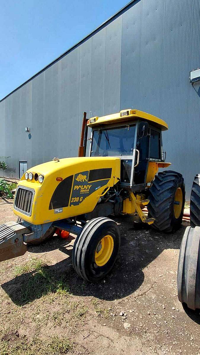 Tractor Pauny 230 C, Buen Estado General, Disponible