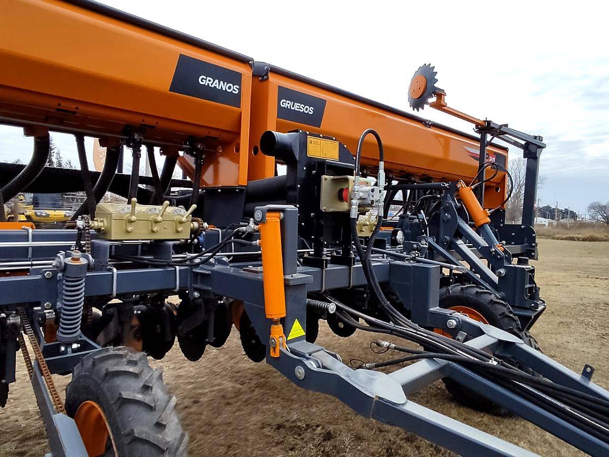 Sembradora Fabimag Multiplanter 16 52 Neumático 2024 sin USO