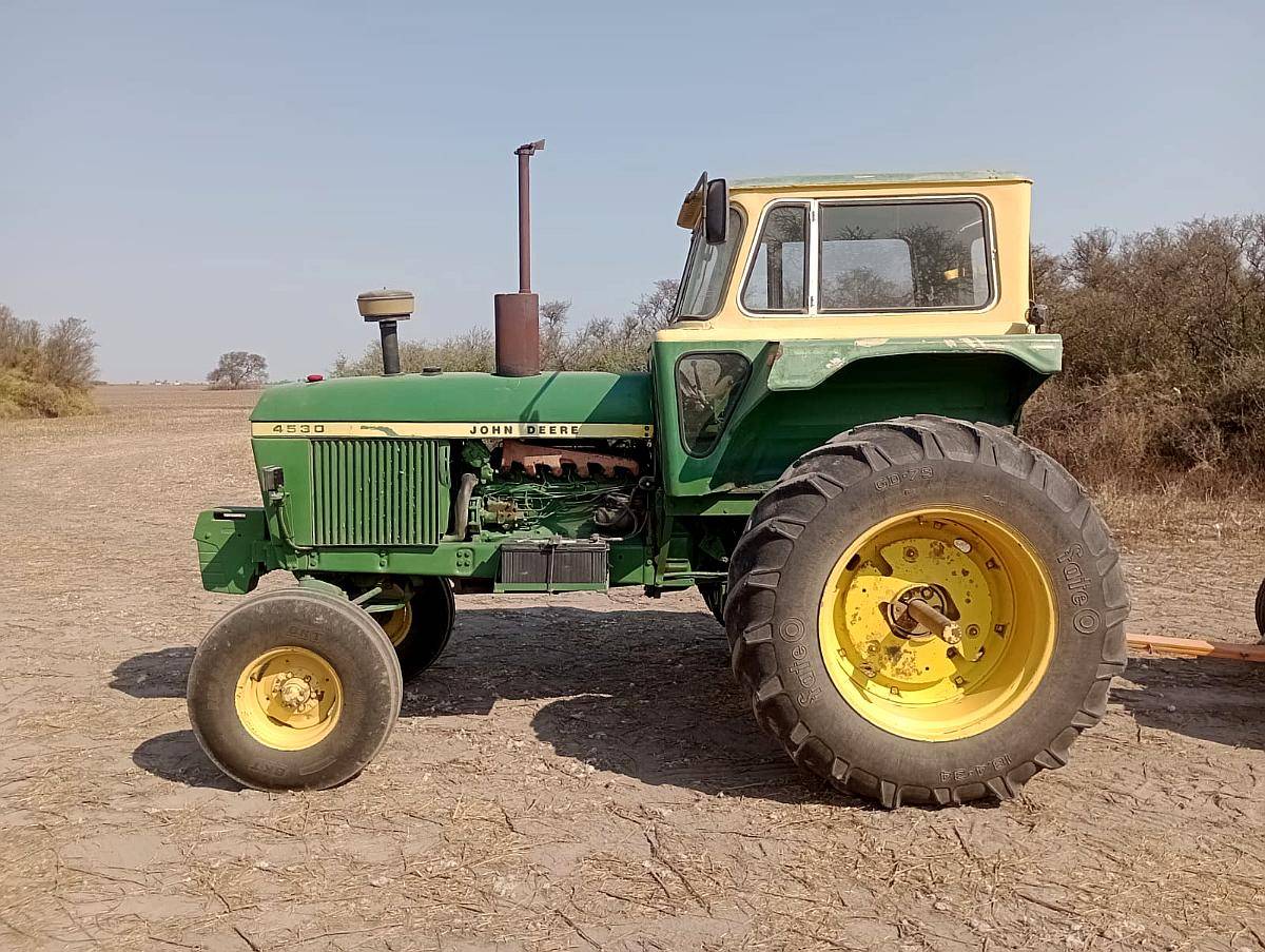 Tractor John Deere 4530 año 1975