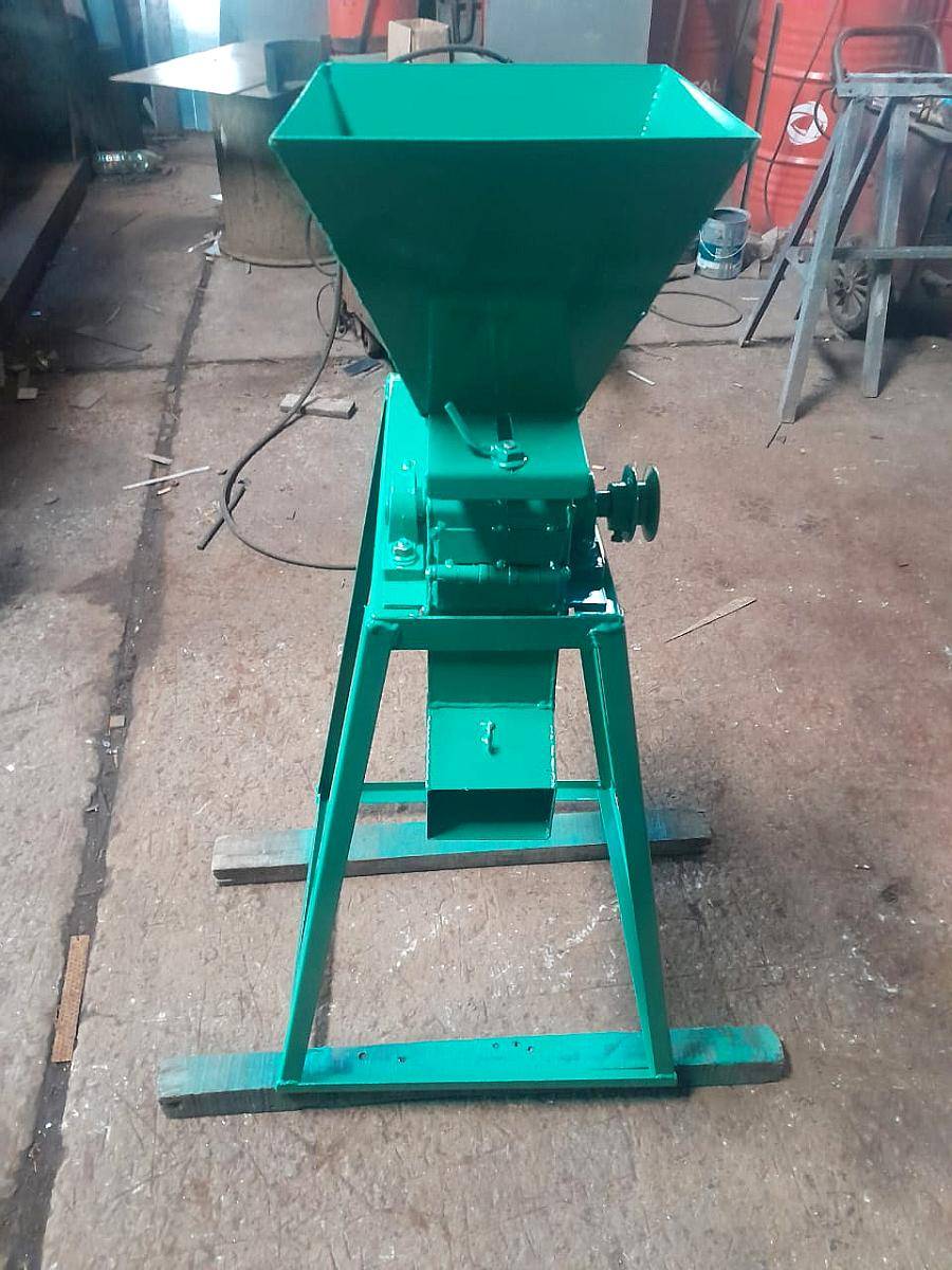 Moledora Trituradora de Granos de 250 Kg/h a 850 Kg/h