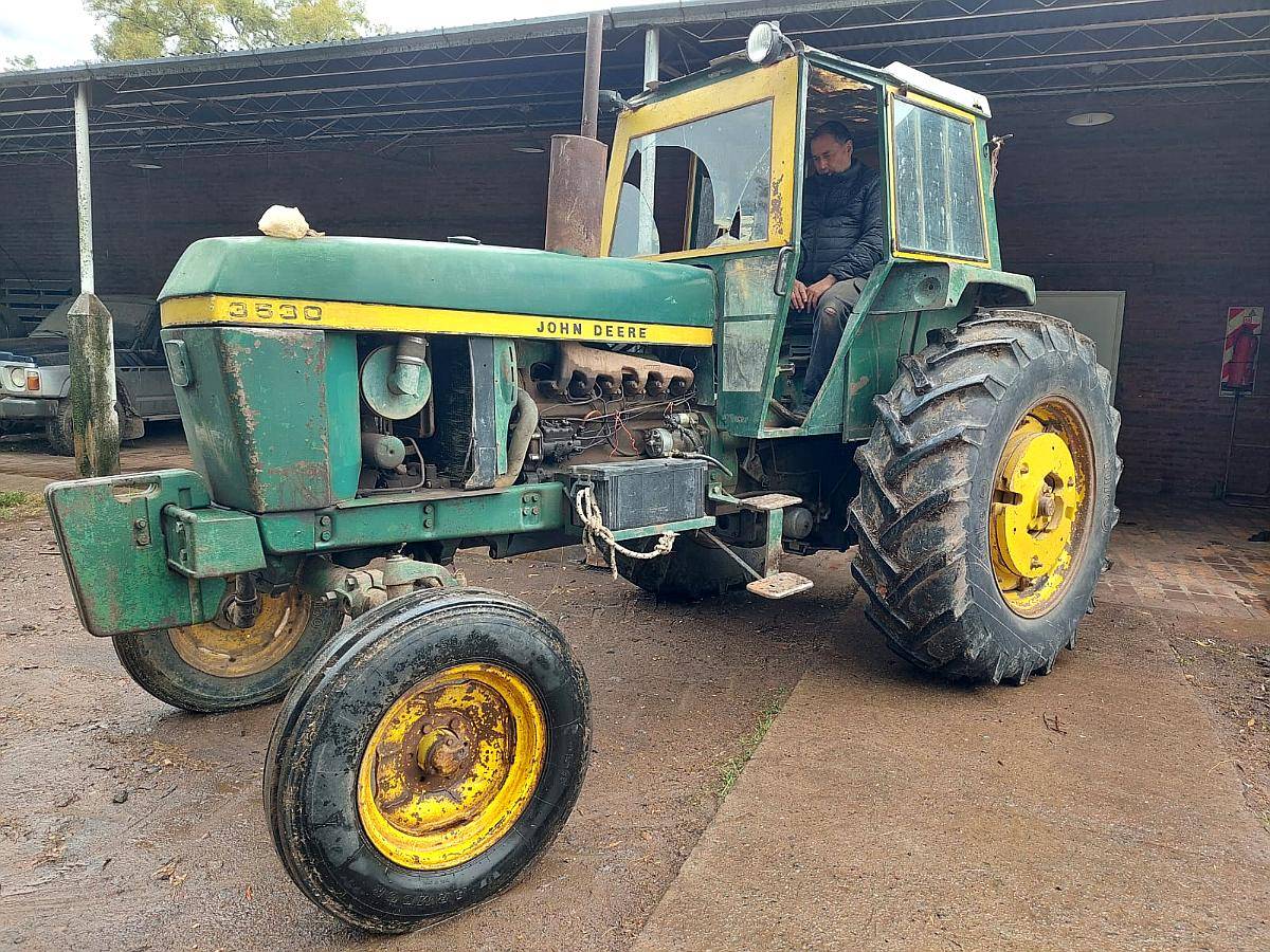 Tractor John Deere 3530 - Buen Estado, Doble Hidraulico