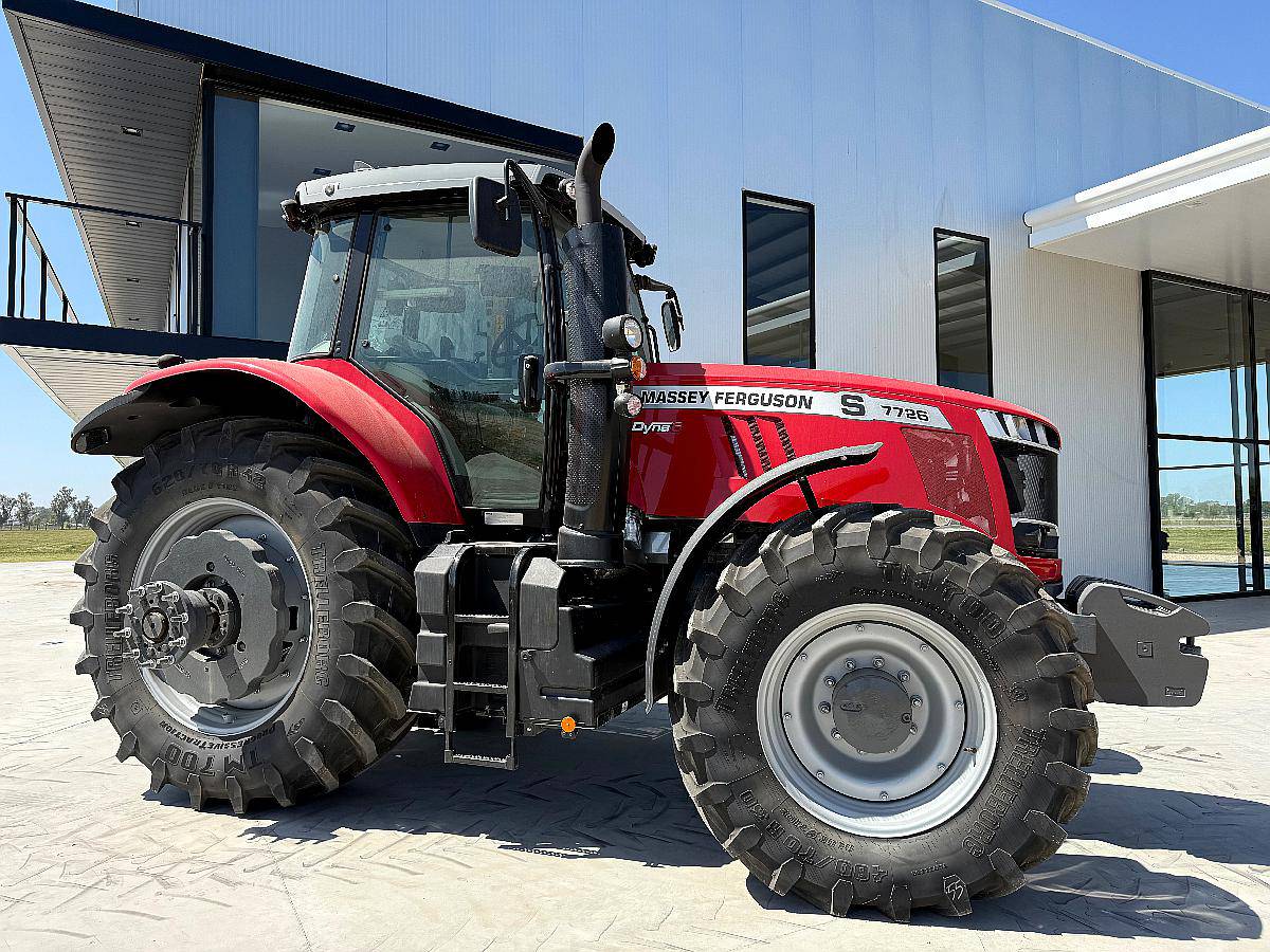 Massey Ferguson 7726 con Duales