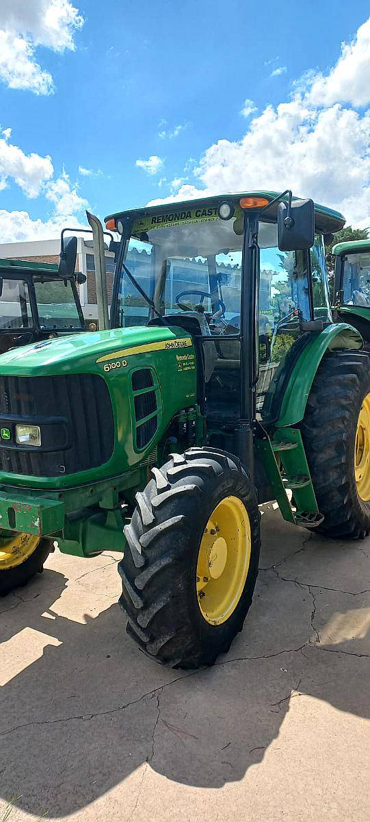 Tractor John Deere 6100d - 2013