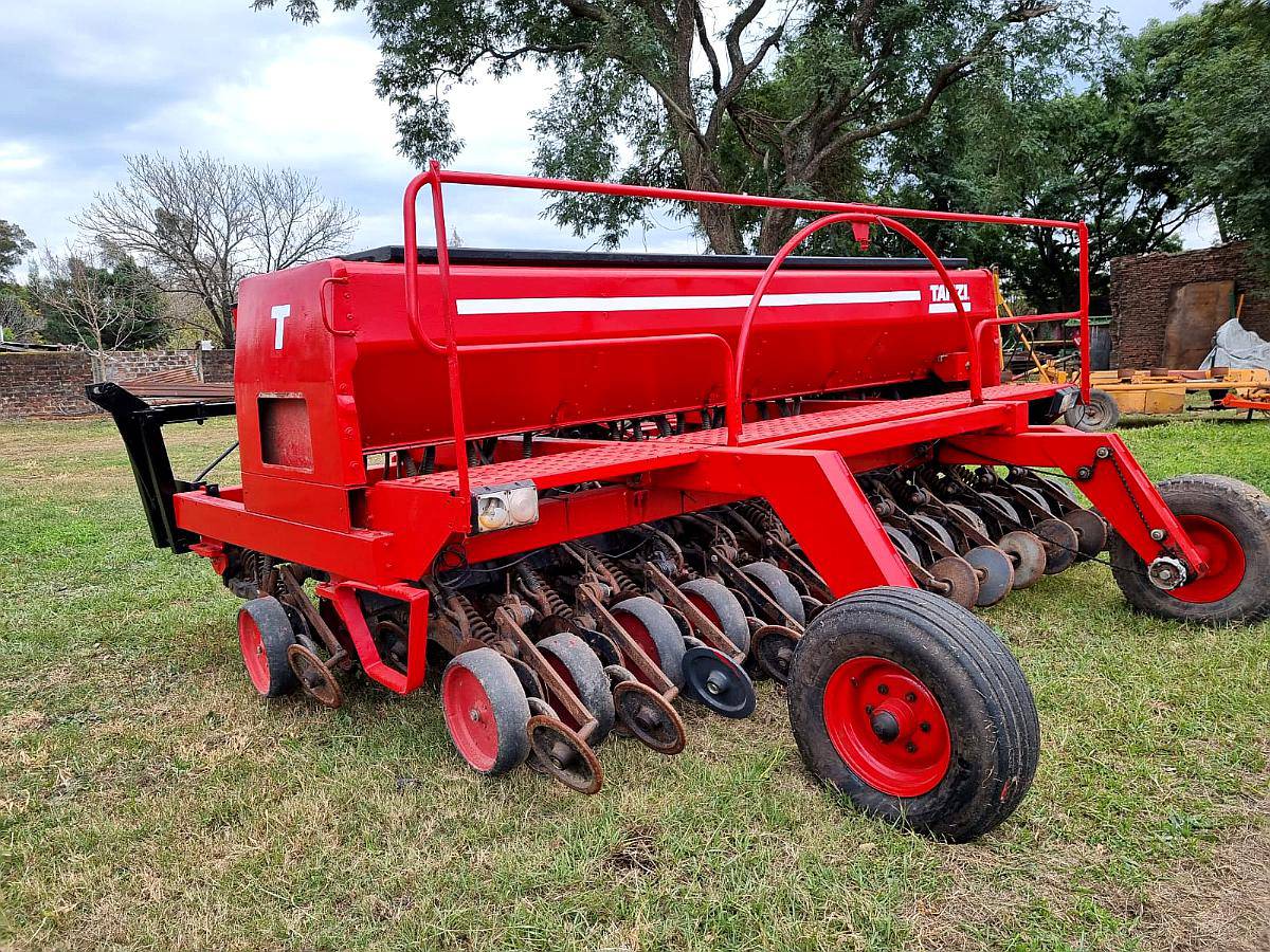 Sembradora Tanzi 4300 (reparada)