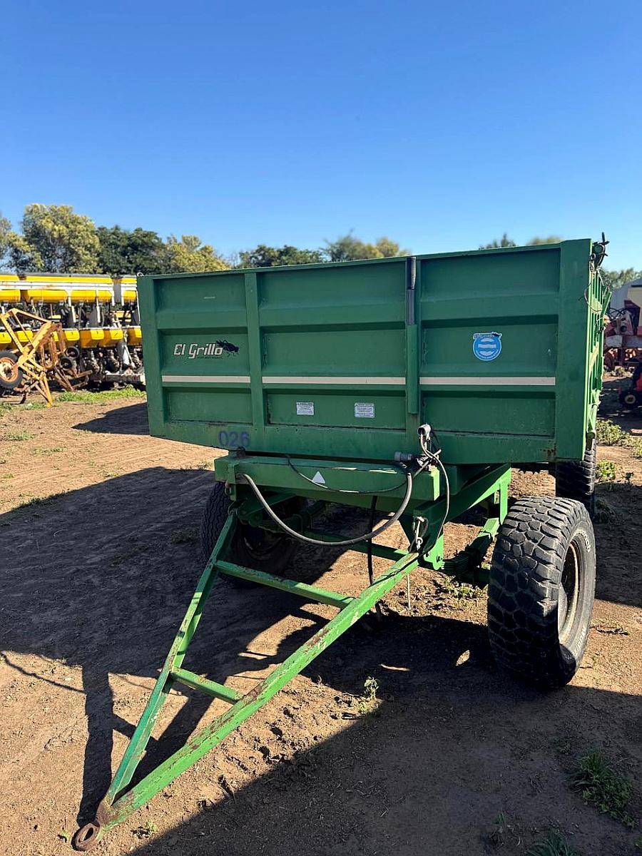 Acoplado Volcador el Grillo de 4 Toneladas 3 Vuelcos Verde