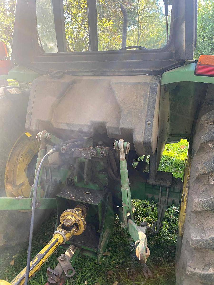 Tractor John Deere 5705 - Año: 2010 - u$s 34.000 - Agroads
