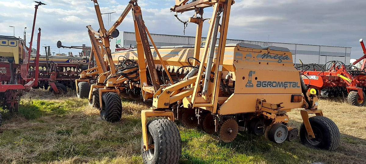 Sembradora Agrometal - Modelo TX Mega - de 18s a 52.50cms