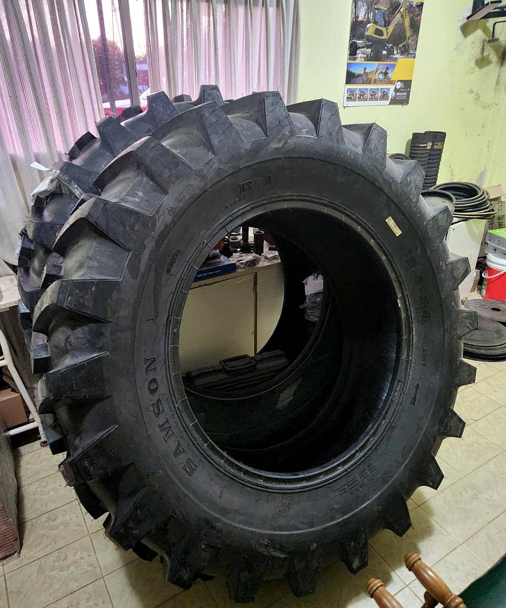 Cubiertas Samson R1 18-4-34 de 10 Telas Agrícolas