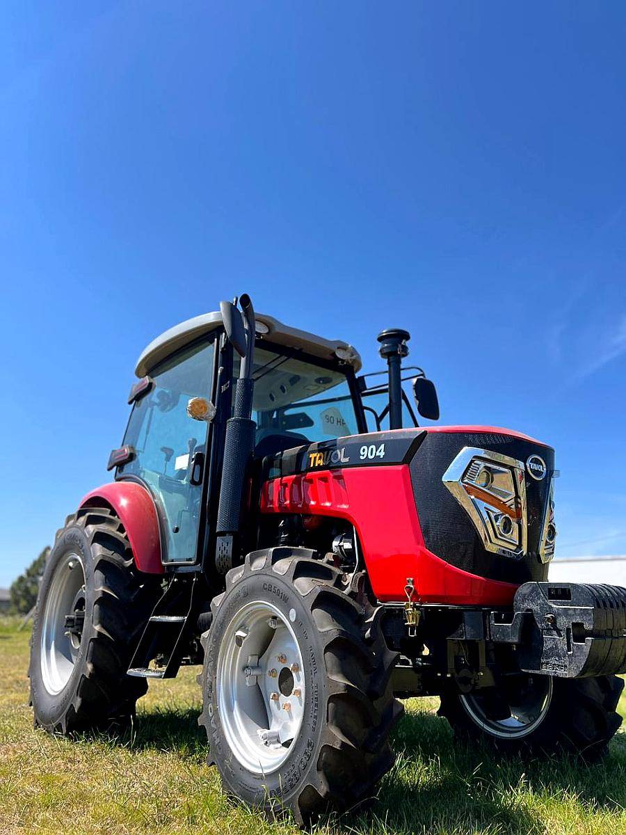 Tractor Tavol de 90 HP Doble Traccion