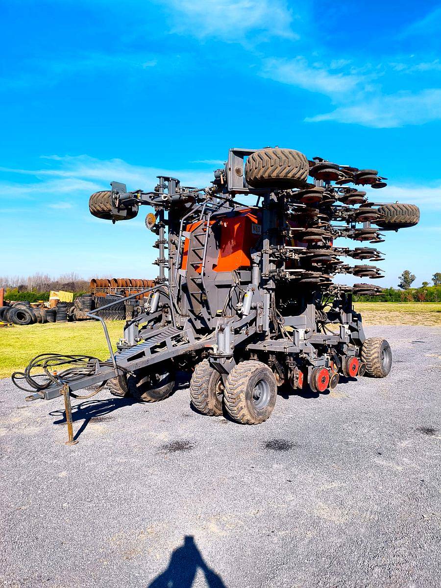 Sembradora Indecar NEO AIR Drill 809 de 45 a 17,5
