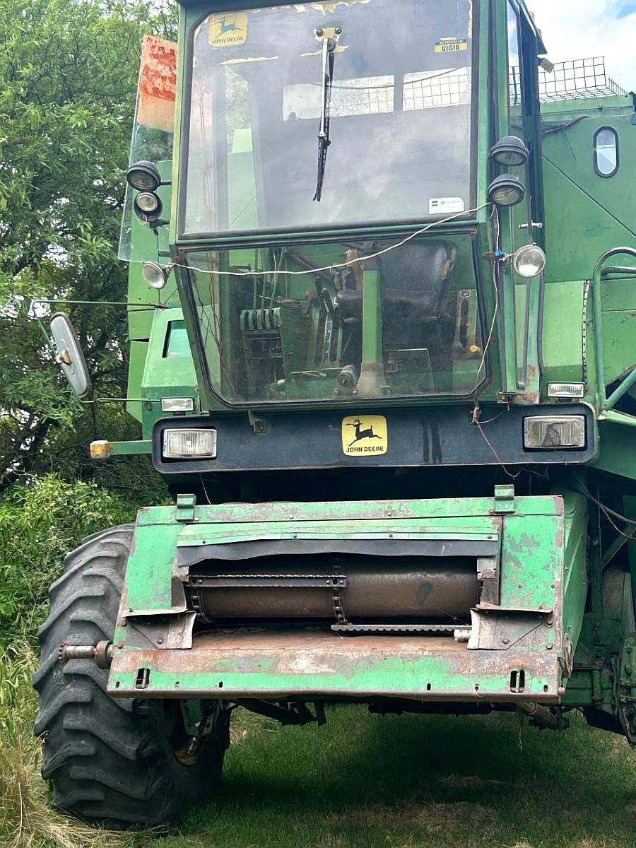 John Deere 975. año 1984.