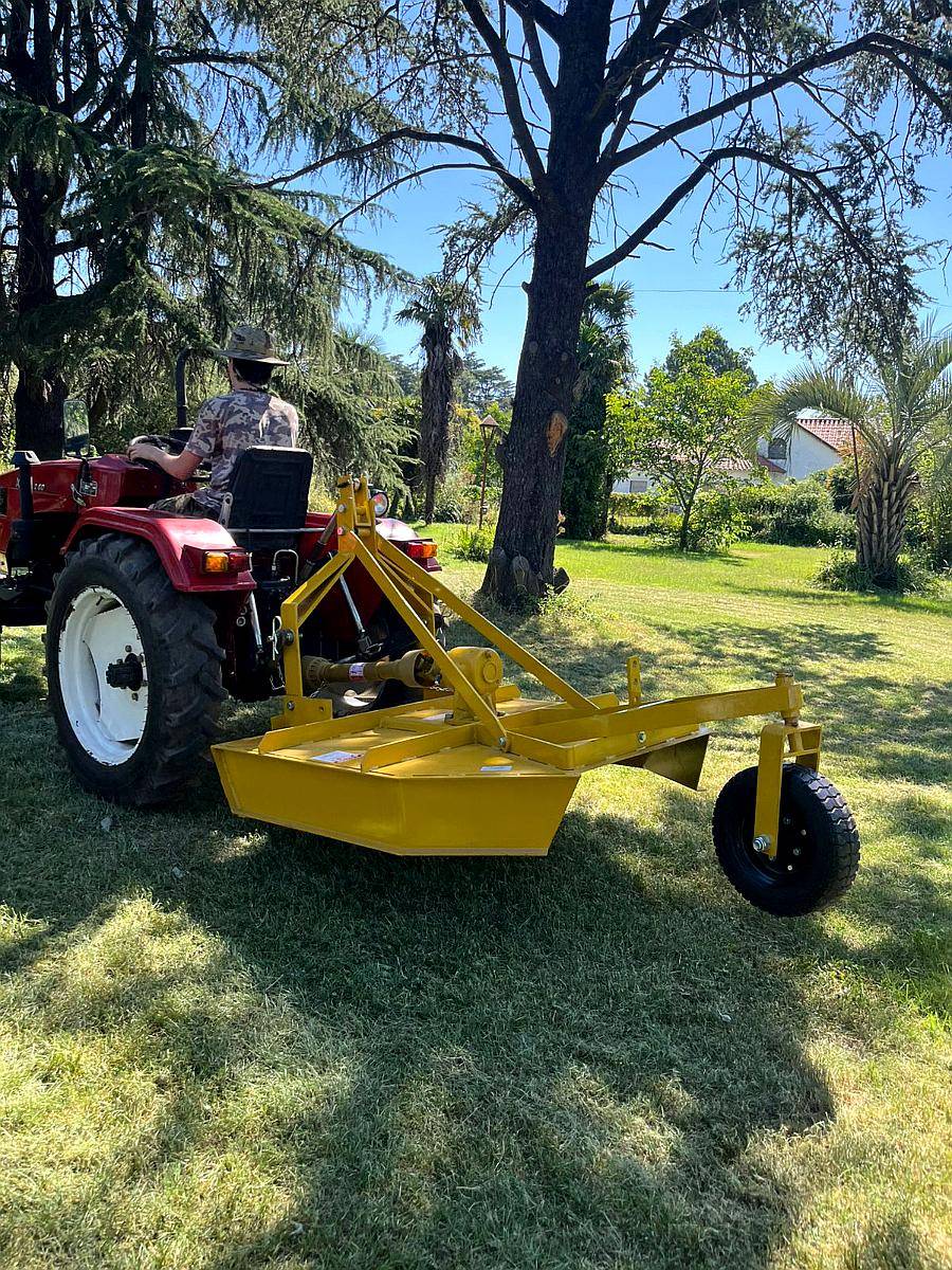 Desmalezadora 1.20 Ancho de Corte Acople de Tres Puntos