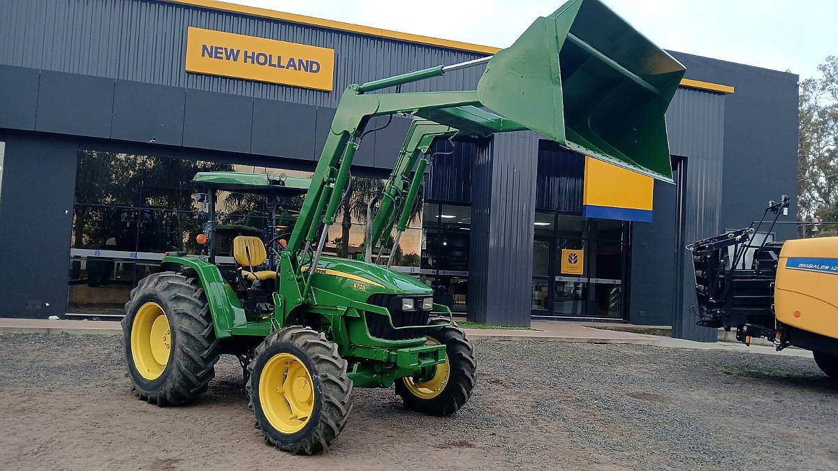 John Deere 5725 con Pala - Impecable