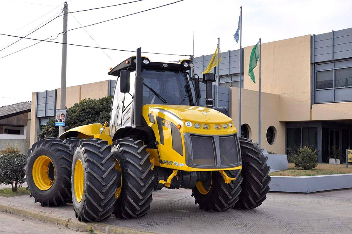 Pauny 710 Bravo, Articulado, 310hp