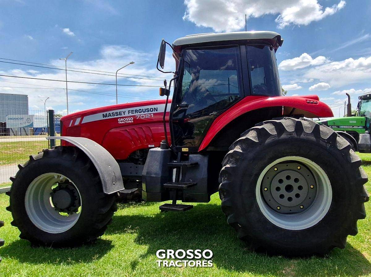 Tractor Massey Ferguson 7021, año 2016