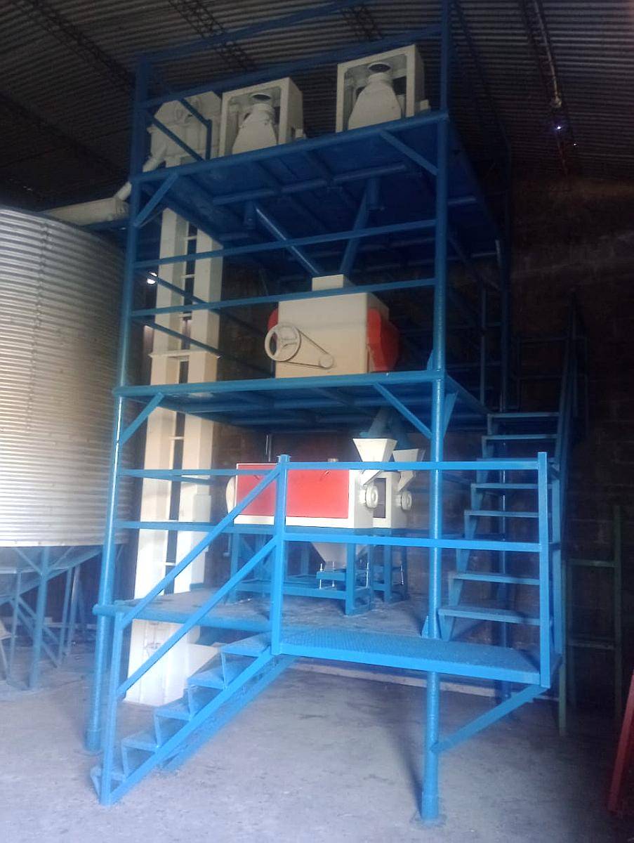 Molino para Harina de Trigo. Produce 28 TN al Día.