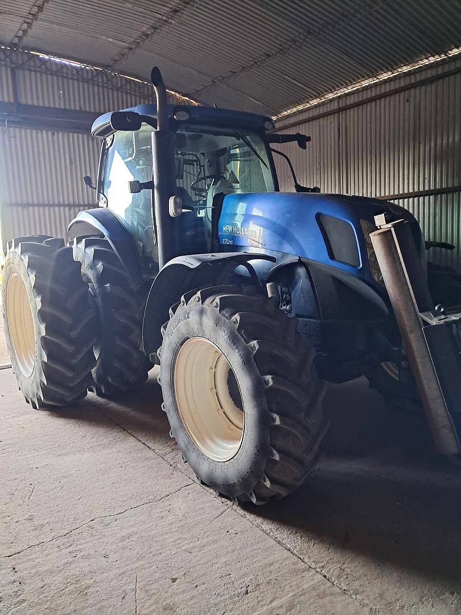 Tractor NH T7.215, 8800 HS, Mod 2015, Duales, Piloto Trimble