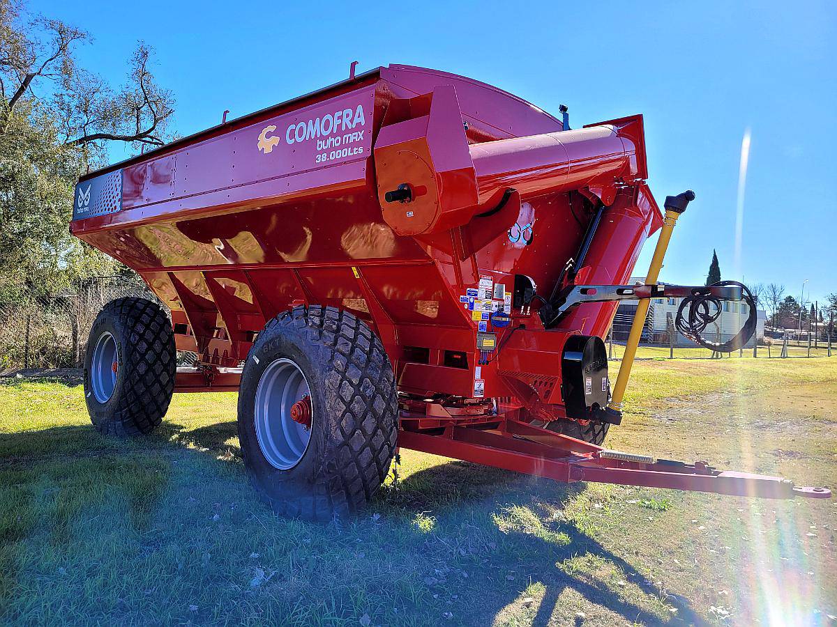 Tolva Autodescargable Comofra Buho MAX de 38.000 Lts
