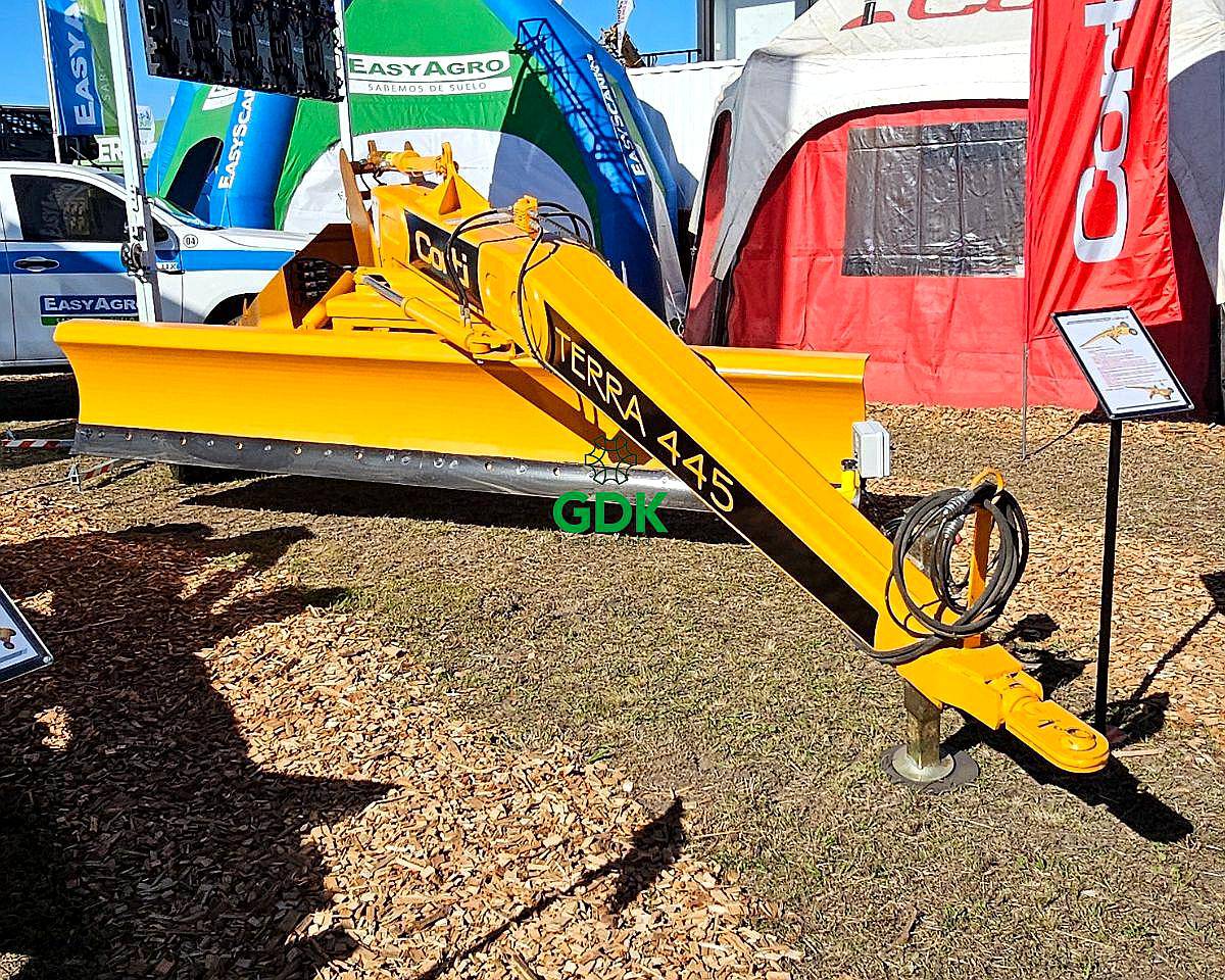 Niveladora de Arrastre Terra M 445 2 Ruedas 5 Cil. - Corti
