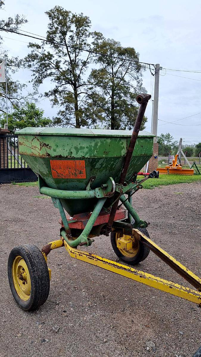 Fertilizadora Amazone Bidisco 3 Puntos