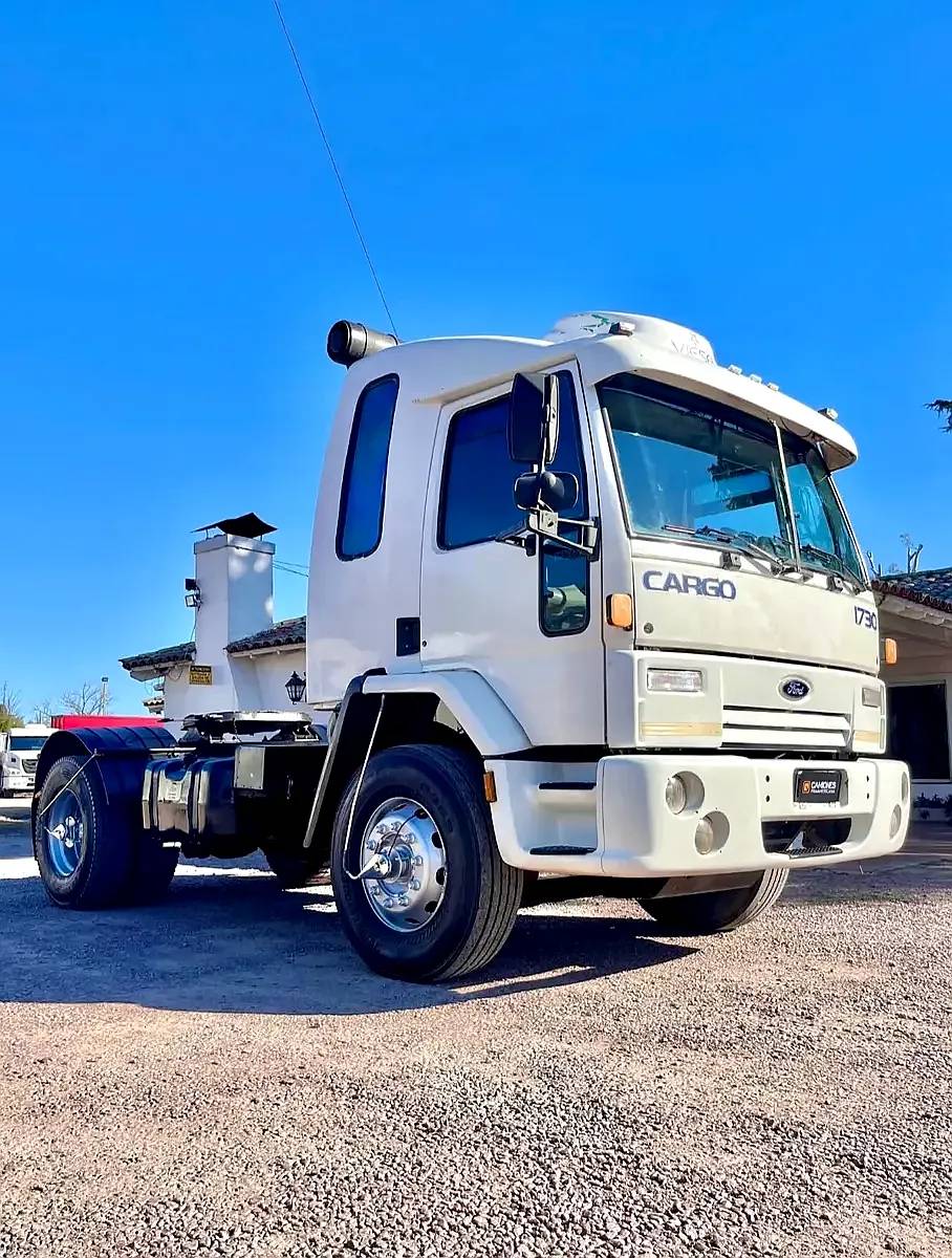 Camion Ford Cargo 1730 año 2003 - Motor Cummins Mecánico
