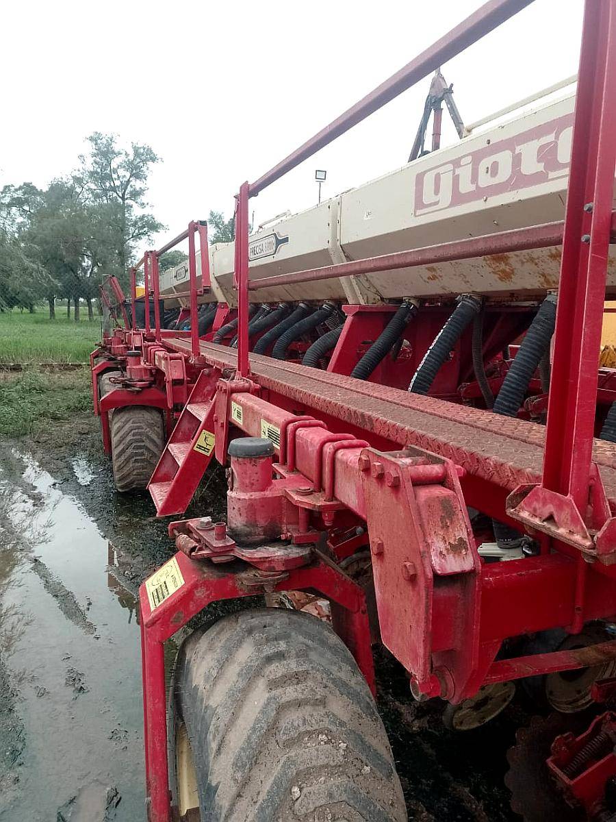 Sembradora Georgi Precisa 8000 24 X 52 Surcos Neumatica