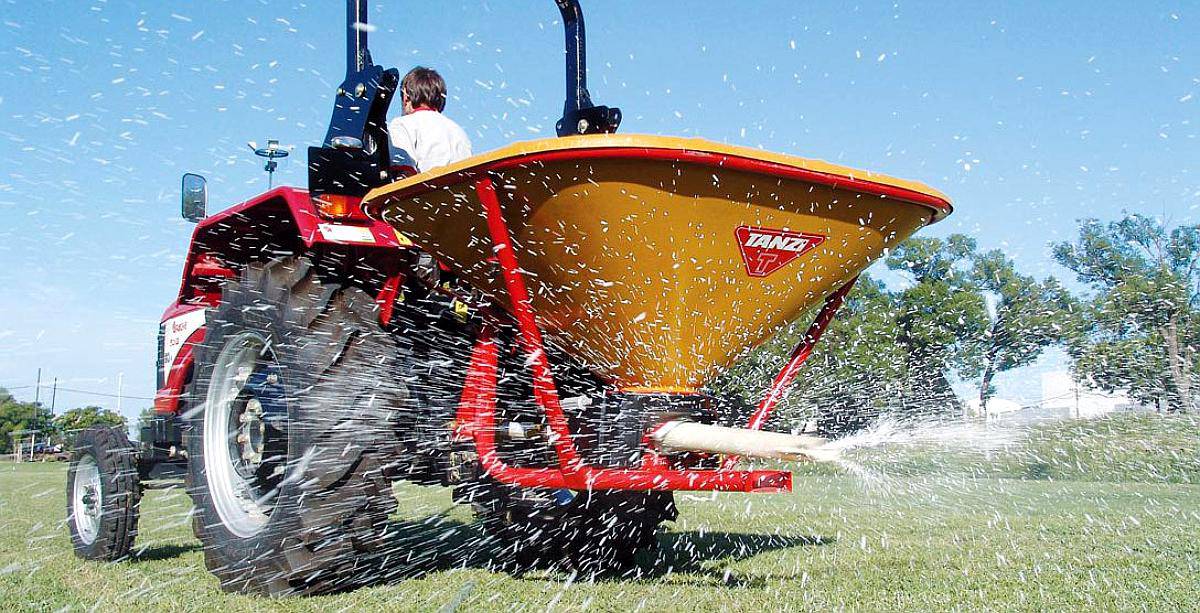 Fertilizadora Pendular Tanzi 600 Litros 3 Puntos