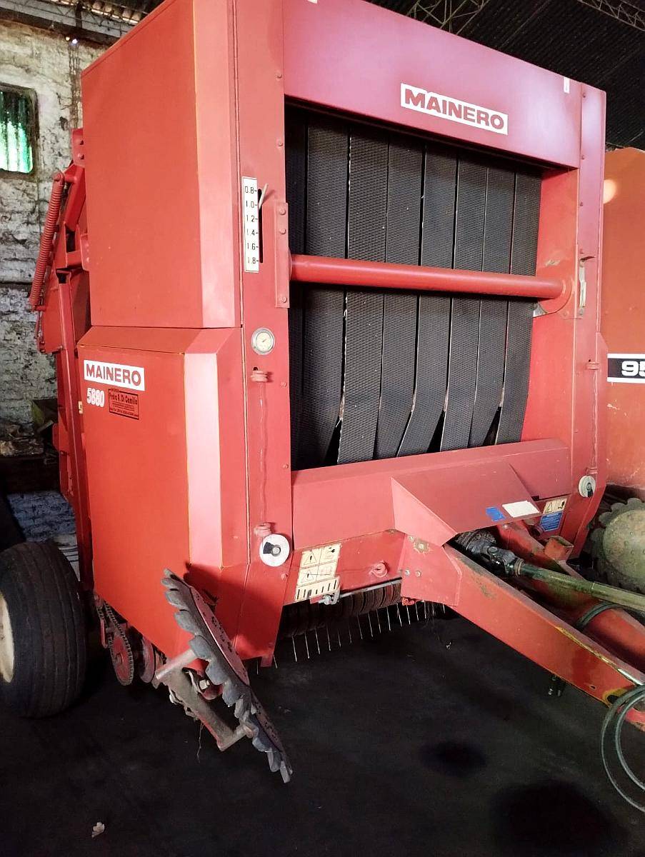 Rotoenfardadora Mainero 5880 C/monitor MRE 1000