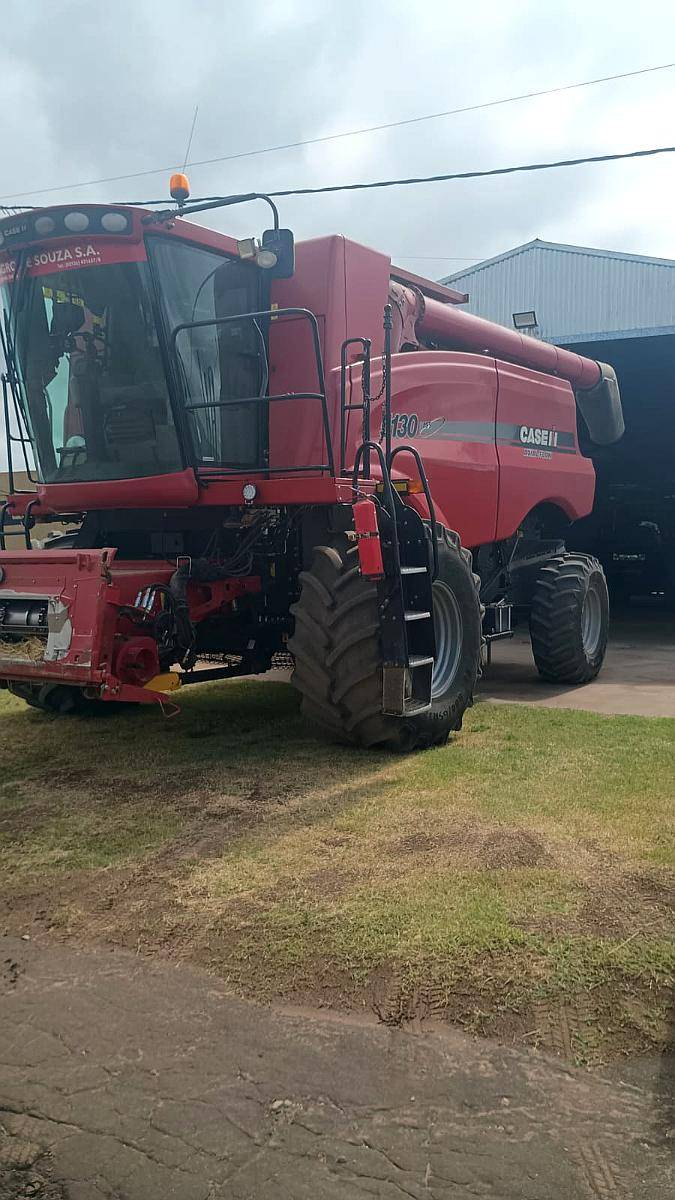 Cosechadora Case IH 5130 con Caracol 35 Pies