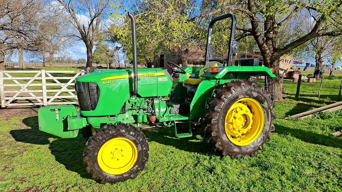 Tractor John Deere 5045d Doble Tracción 200hs de USO