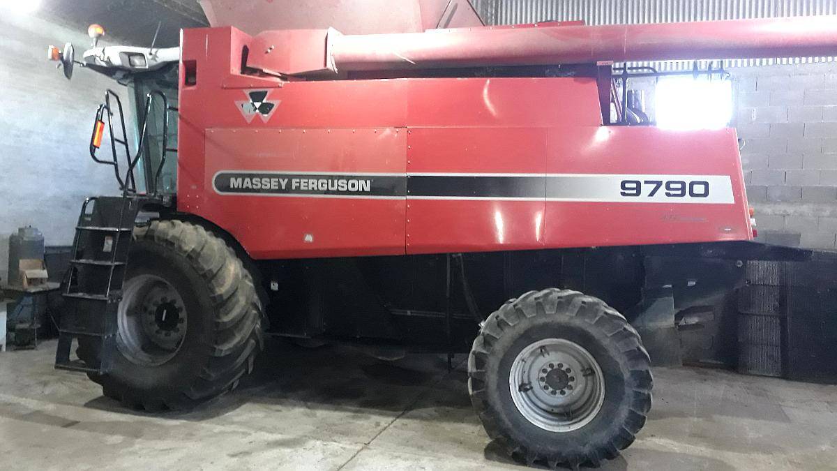 Cosechadora Massey Fergusson 9790 ATR Axial 2006