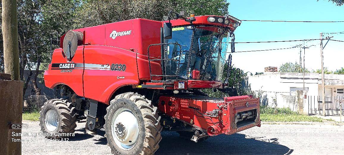 Cosechadora Case IH - Axial Flow 8230