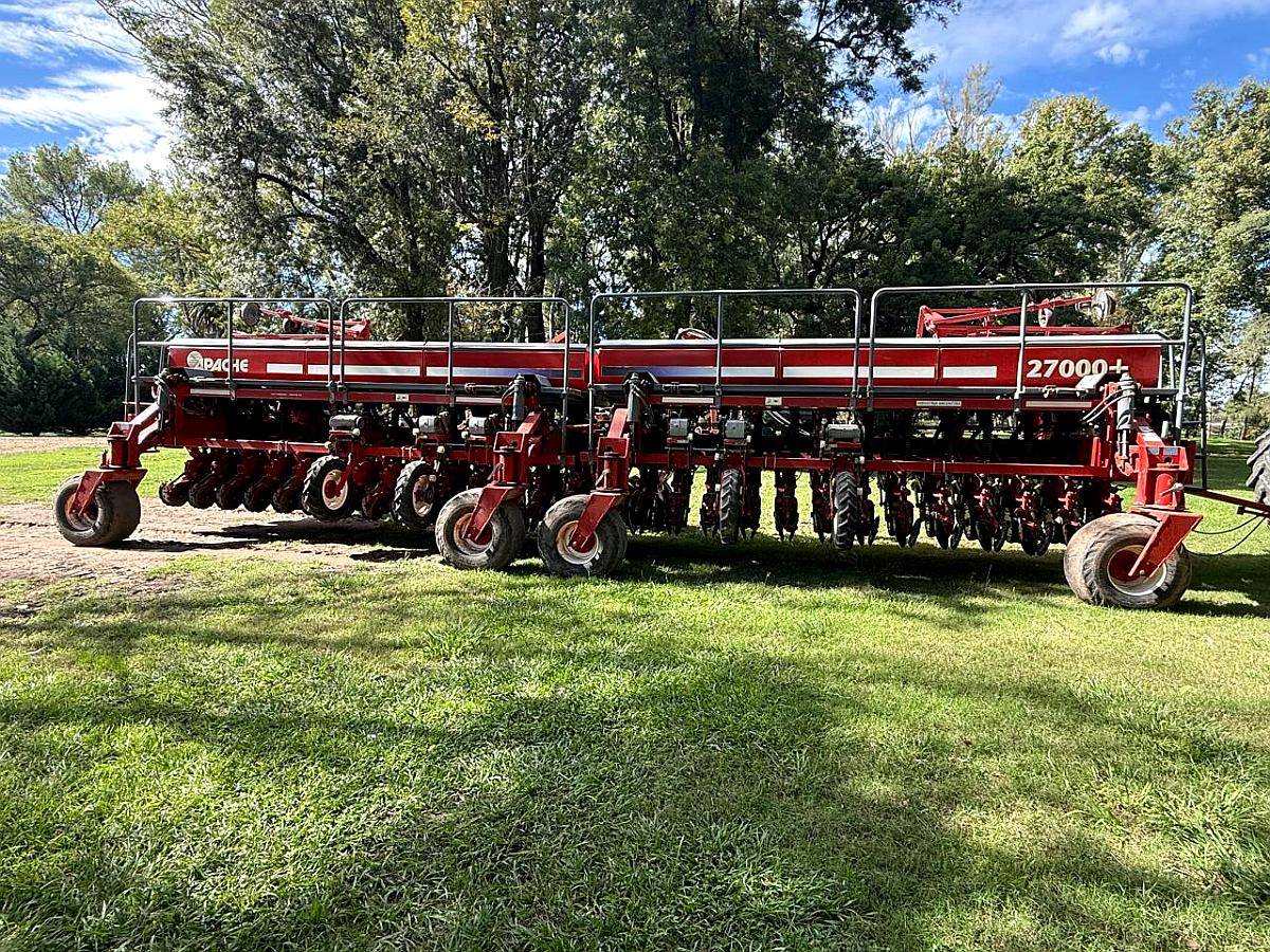 Sembradora Apache 27000+ 32 Lineas a 42 cm Mecanico