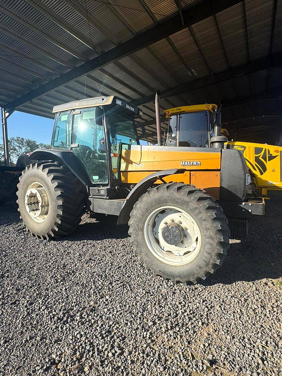 Tractor Agricola Valtra BH-140
