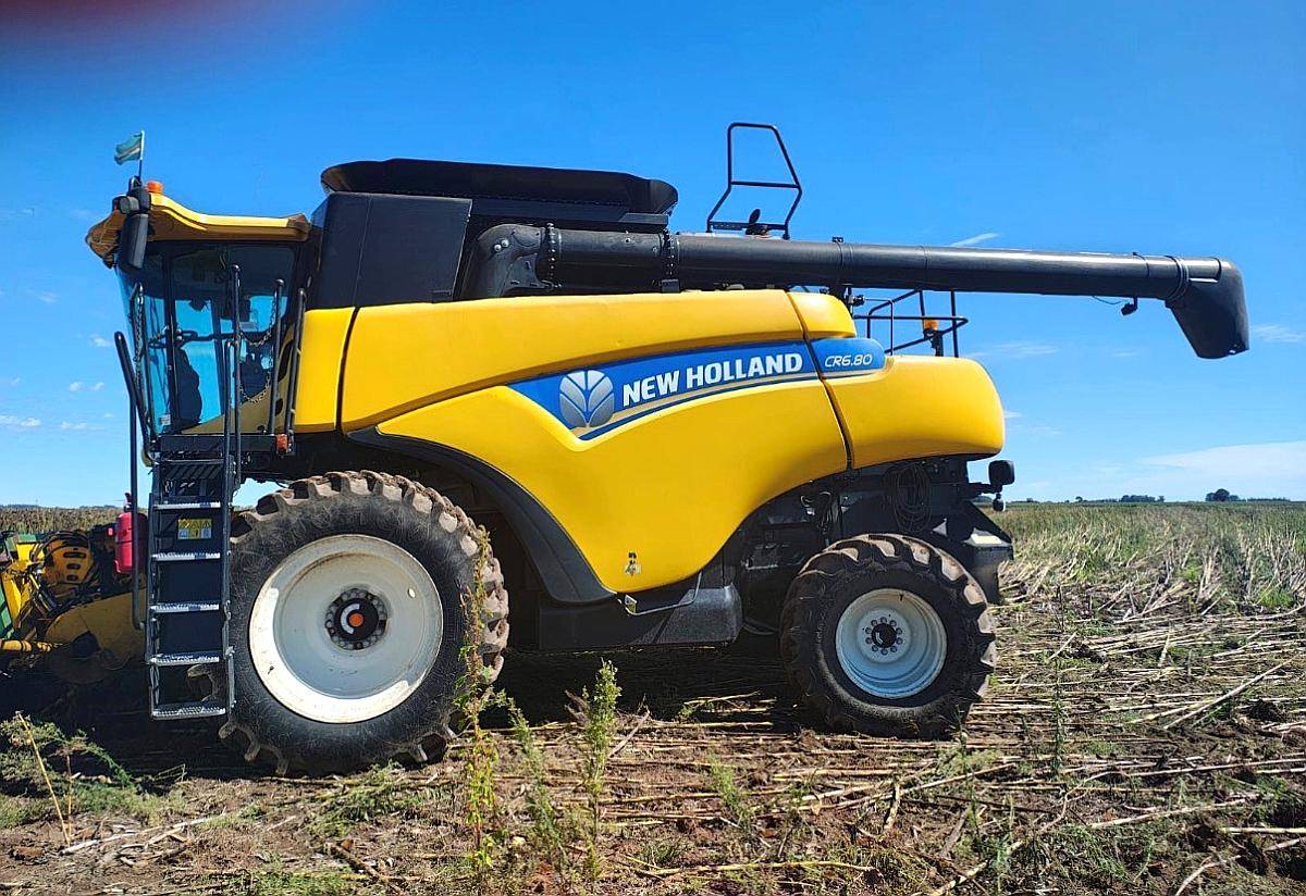 Cosechadora New Holland CR6.80 - Draper 35 Pies