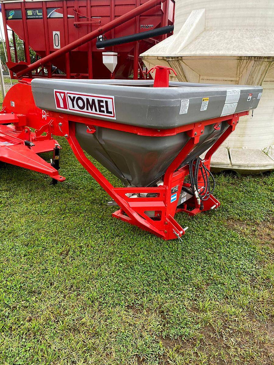 Fertilizadora Yomel Flex 1050 P 3 Puntos