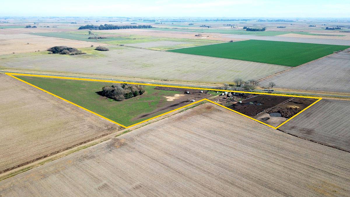 9 Has. Feedlot Sobre Ruta 188 en Rojas