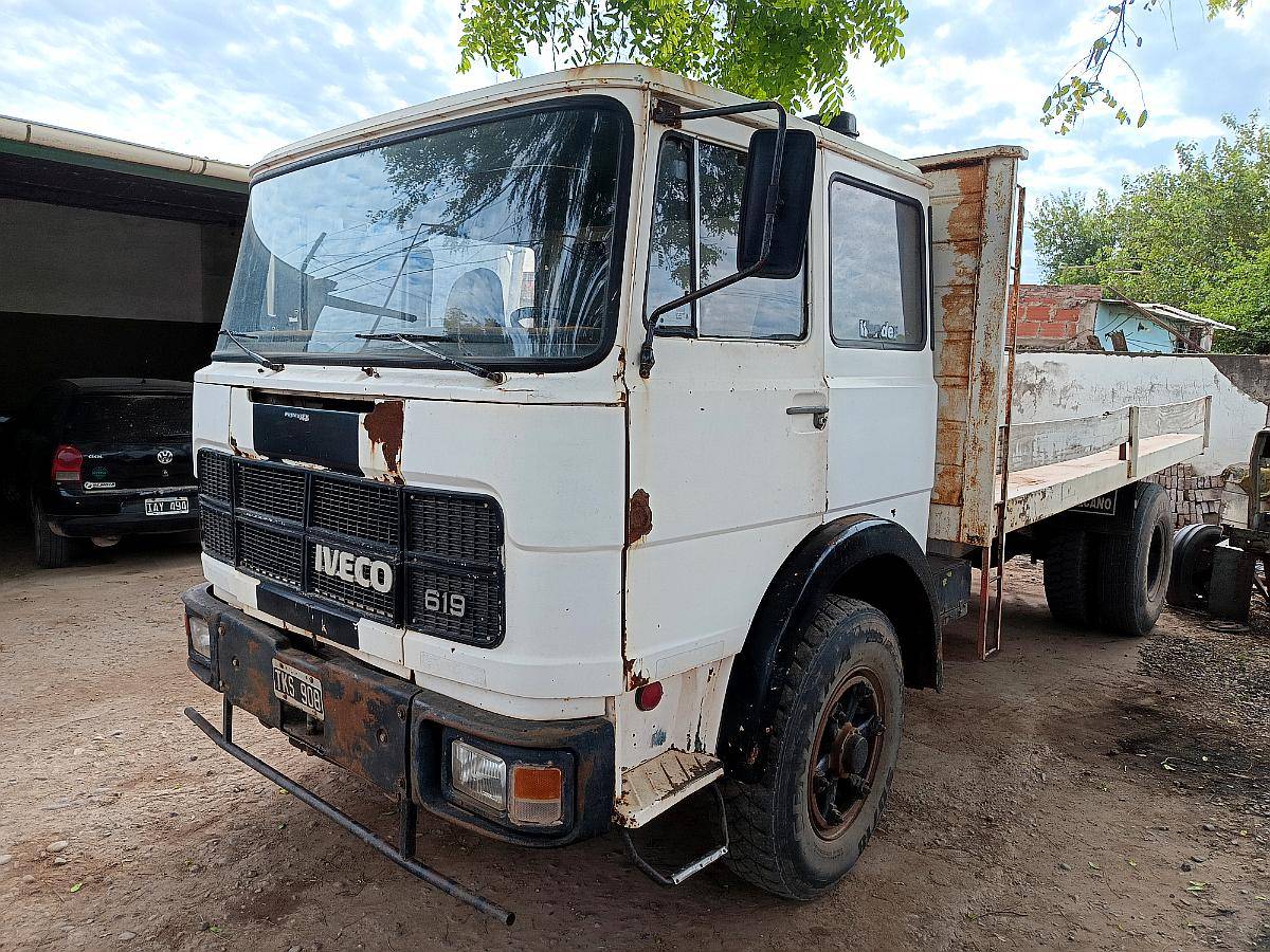 Camion Fiat 619 N1 Caja de 8 . Modelo 1977