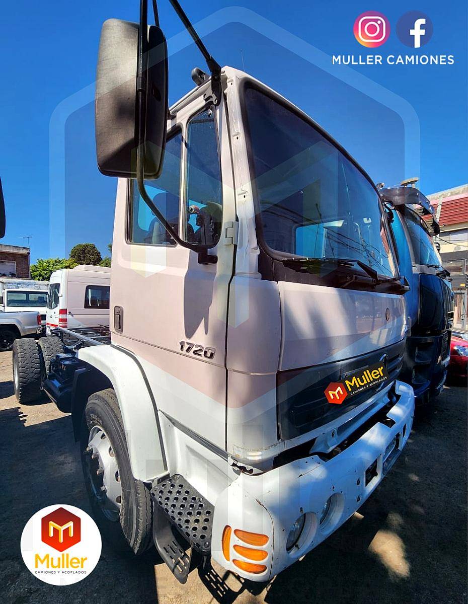 Mercedes Benz Atron 1720 Modelo 2014